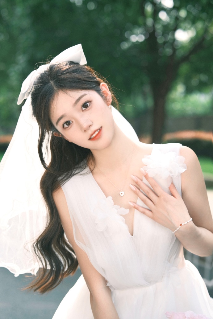 《亡命闺蜜》：一部令人难忘的双女主谍战剧